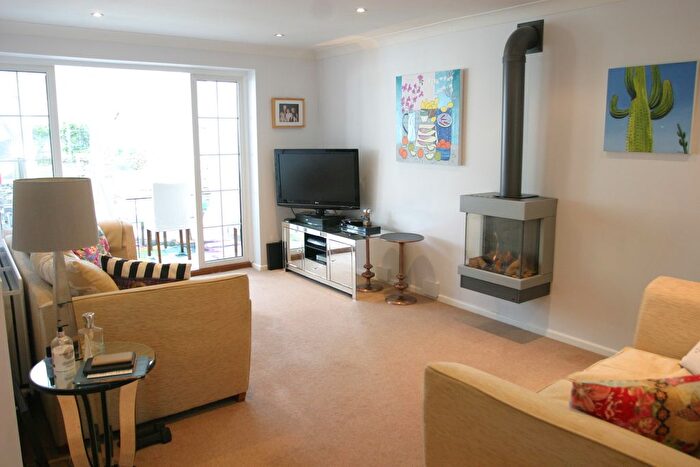 4 Bedroom Villa To Rent In Strafford Way, Thame, Oxfordshrie, OX9