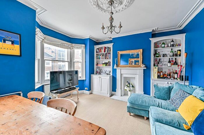 1 Bedroom Flat To Rent In Afghan Road, Little India, London, SW11