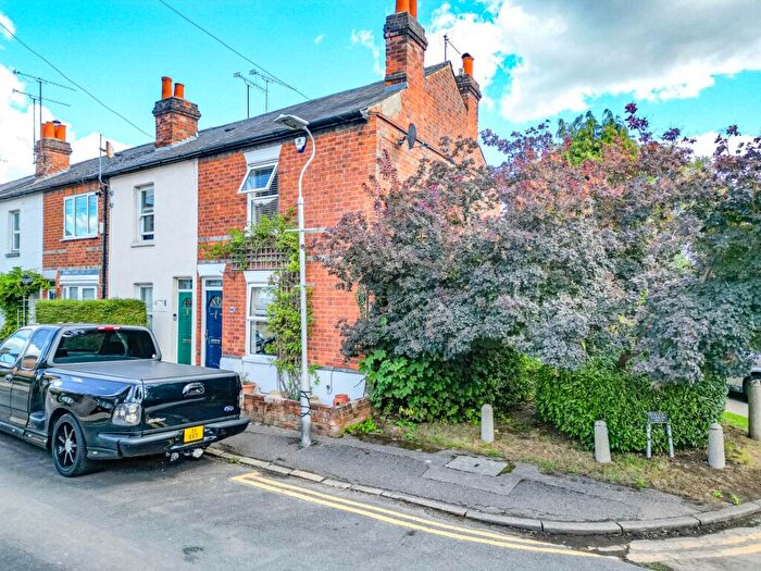 2 Bedroom End Of Terrace House For Sale In Piggotts Road, Reading, RG4