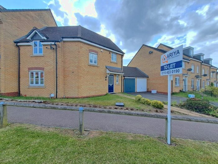 3 Bedroom Semi-Detached House To Rent In Brompton Road, Hamilton, Leicester, LE5