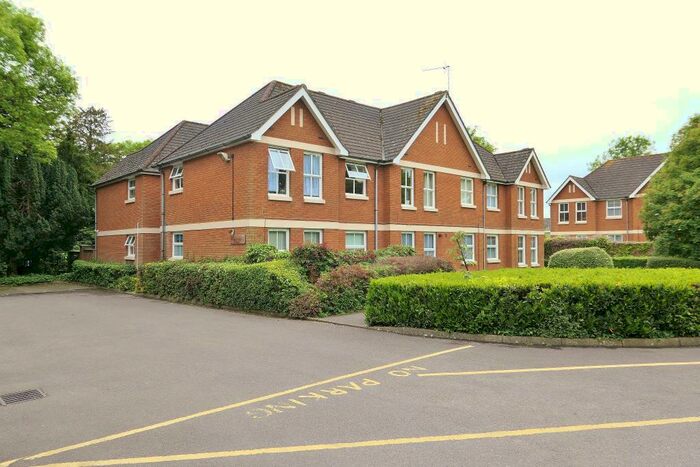 1 Bedroom Ground Flat To Rent In Regents Park Road, Regents Park, SO15