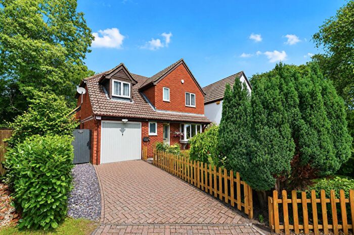 4 Bedroom House For Sale In Shire Avenue, Fleet, GU51