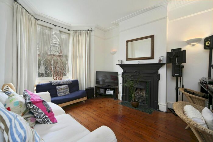 1 Bedroom Flat To Rent In Nascot Street, London, W12