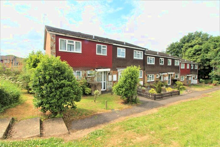 3 Bedroom End Of Terrace House To Rent In Kimptons Mead, Potters Bar, EN6