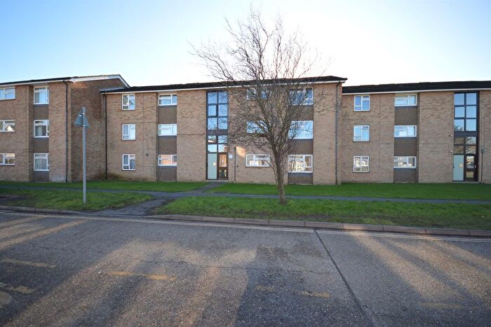 2 Bedroom Flat To Rent In Swanfield Drive, Chichester, PO19
