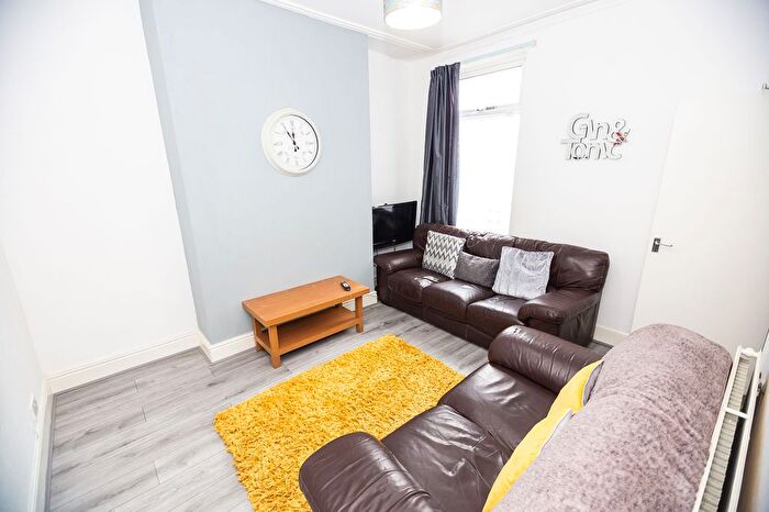 4 Bedroom Terraced House To Rent In Leopold Road, Kensington, L7