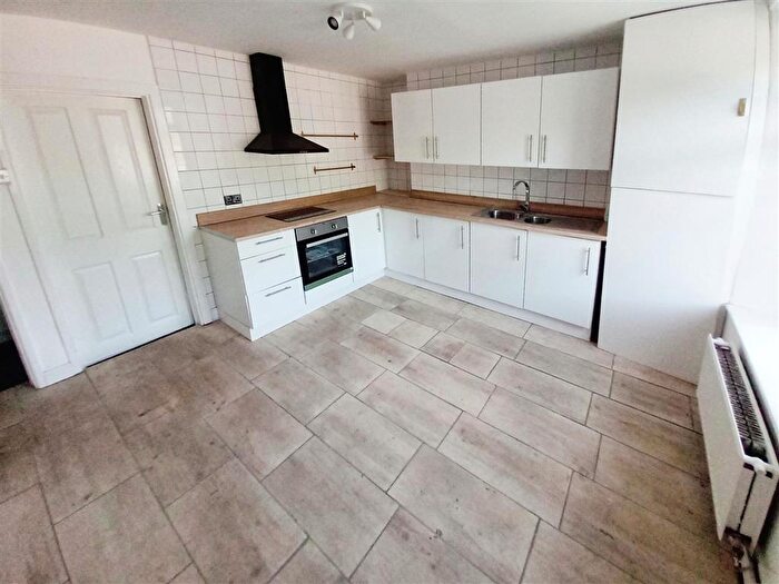 3 Bedroom House To Rent In Woodfield Terrace, Aberdare, CF45