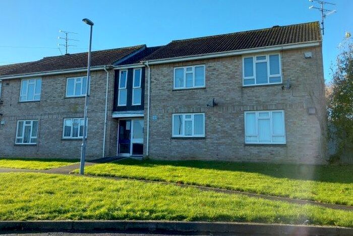 2 Bedroom Flat To Rent In Rockhampton Close, Weymouth, DT3