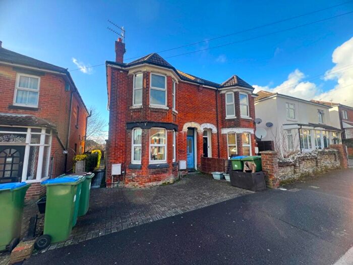 2 Bedroom Maisonette To Rent In Ash Tree Road, Southampton, Hampshire, SO18