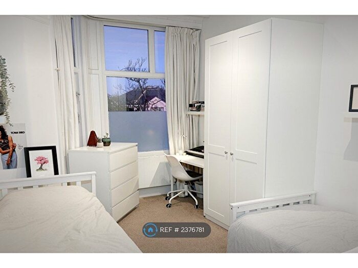 2 Bedroom Flat To Rent In Creighton Avenue, London, N10