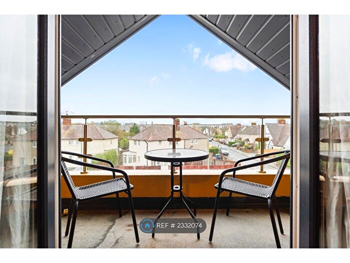 2 Bedroom Flat To Rent In Cricket Road, Oxford, OX4