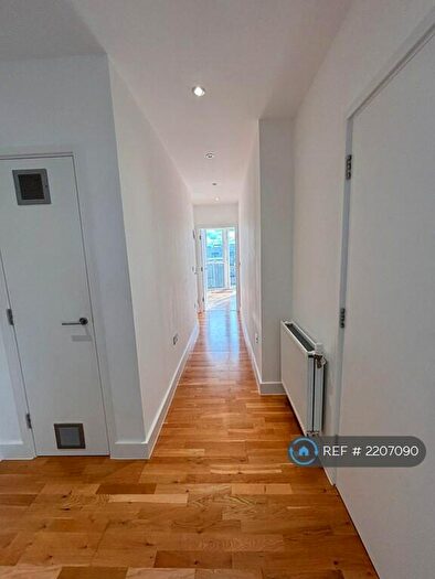 3 Bedroom Flat To Rent In Panavia Court, Colindale, NW9