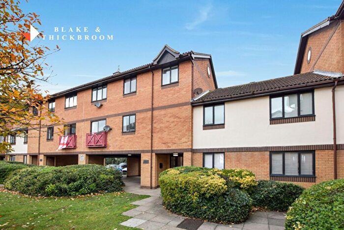 2 Bedroom Flat For Sale In Heybridge Court, Connaught Gardens East, Clacton-on-Sea, Essex, CO15