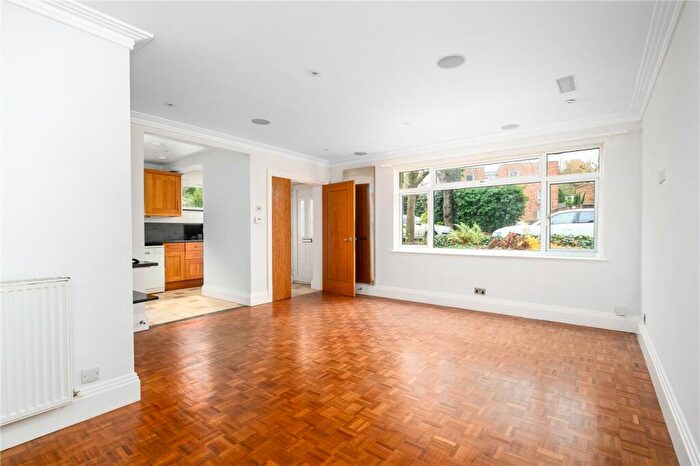 2 Bedroom Apartment To Rent In Heath Road, Weybridge, Surrey, KT13