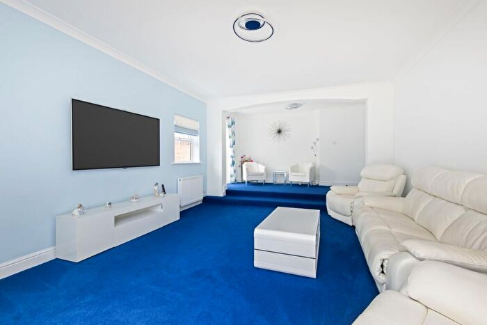 5 Bedroom Detached House For Sale In The Oaks, Rustington, BN16