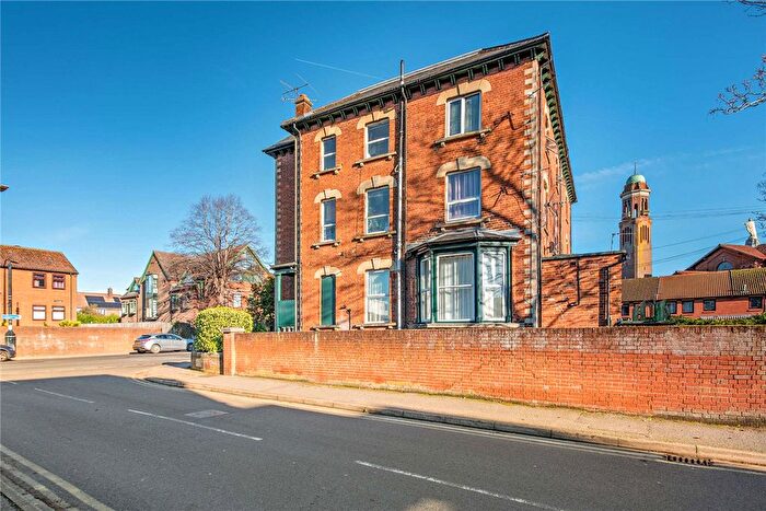 1 Bedroom Flat For Sale In London Road, Newbury, Berkshire, RG14