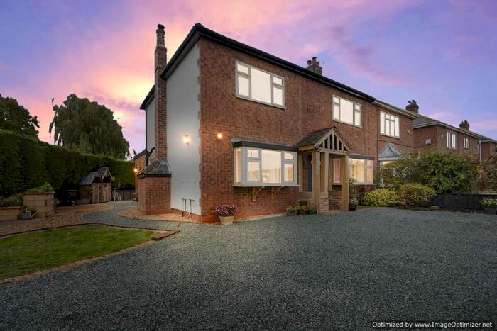 4 Bedroom Semi-Detached House For Sale In Gainsborough Road, Scotter, Gainsborough, DN21