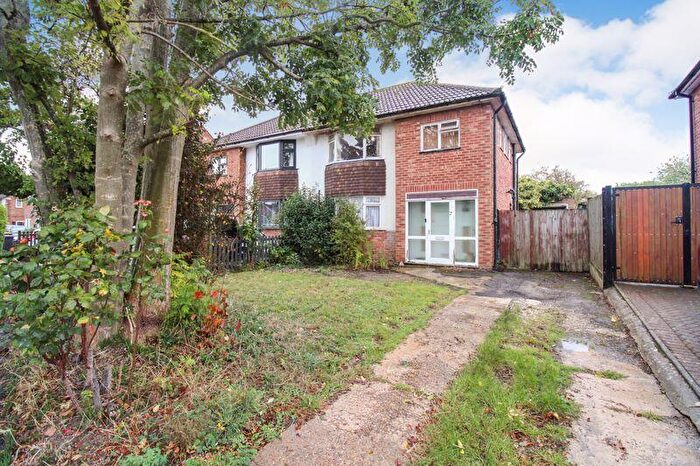 3 Bedroom Semi Detached House For Sale In Aspen Avenue, Bedford, MK41