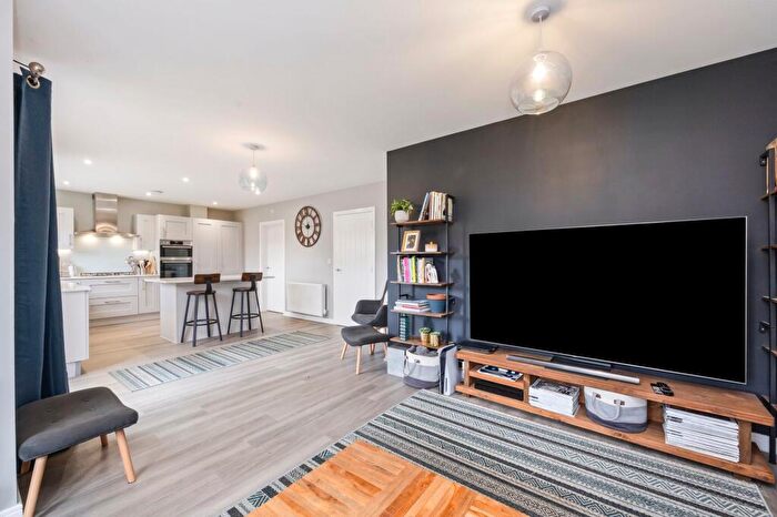5 Bedroom Detached House For Sale In Bentley Gardens, Broadbridge Heath, RH12