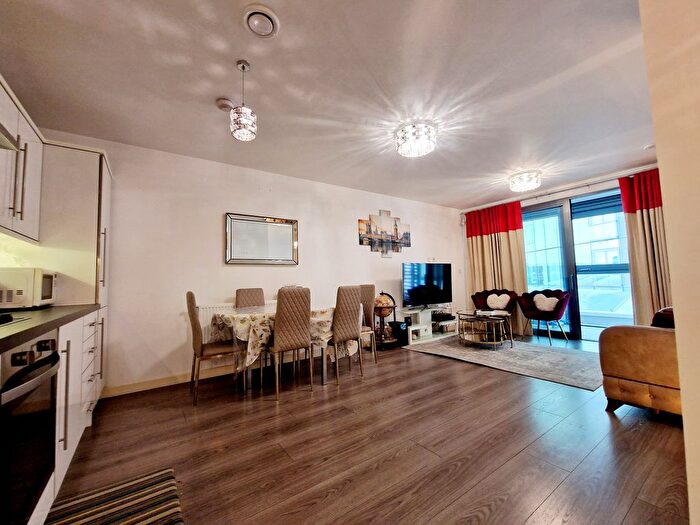 2 Bedroom Flat To Rent In London Road, Isleworth, TW7