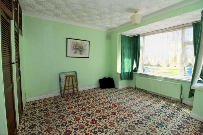 2 Bedroom Semi-Detached Bungalow For Sale In Plaxton Bridge Road, Woodmansey, HU17