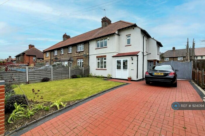 3 Bedroom End Of Terrace House To Rent In Philippa Gardens, London, SE9