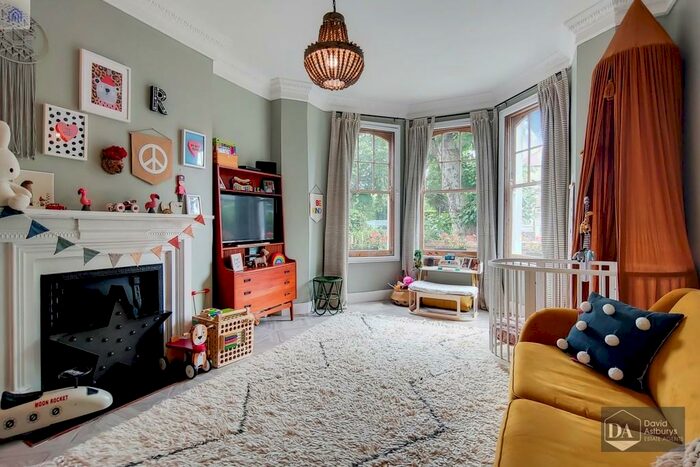 2 Bedroom Apartment To Rent In Priory Road, Crouch End, London, N8