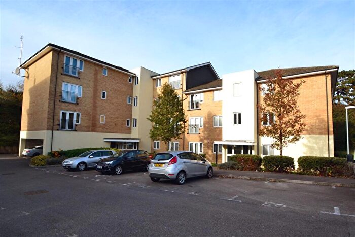 2 Bedroom Apartment To Rent In Waterfall Close, Hertford Road, Hoddesdon, Herts, EN11