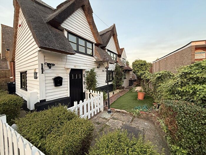 2 Bedroom Cottage To Rent In High Road, Horndon On The Hill., SS17