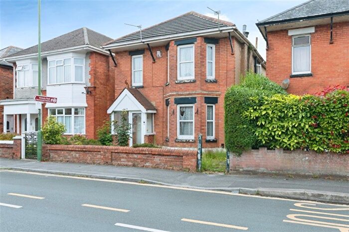 4 Bedroom Detached House For Sale In Bengal Road, Bournemouth, BH9