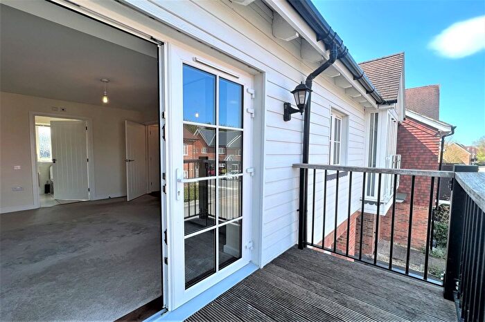 2 Bedroom Flat For Sale In Cook Way, Broadbridge Heath, RH12