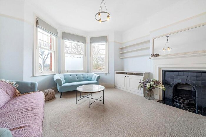 1 Bedroom Flat For Sale In Bedford Hill, SW12