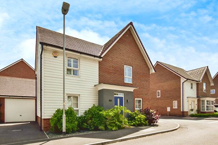 4 Bedroom Detached House For Sale In Bunyard Way, Allington, Maidstone, Kent, ME16