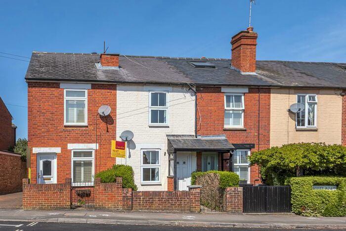 2 Bedroom Cottage To Rent In Wescott Road, Wokingham, RG40