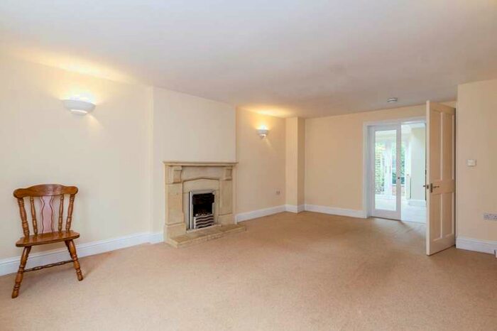 3 Bedroom Terraced House To Rent In Church Street, Cirencester, GL7