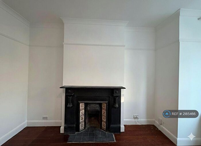 Studio To Rent In Chandos Road, London, NW2