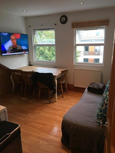 2 Bedroom Flat To Rent In Very Near Craven Avenue Area, Ealing Broadway West, W5