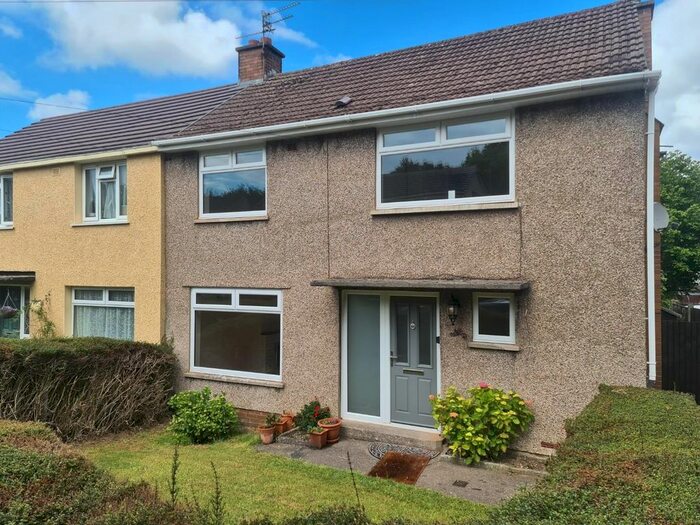 3 Bedroom Semi-Detached House To Rent In Castle Avenue, Penarth, CF64