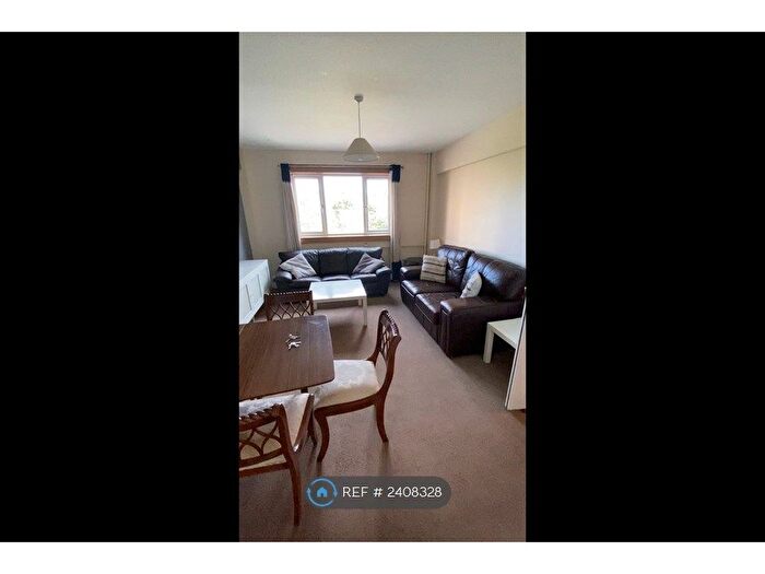 3 Bedroom Flat To Rent In Alexander Drive, Edinburgh, EH11