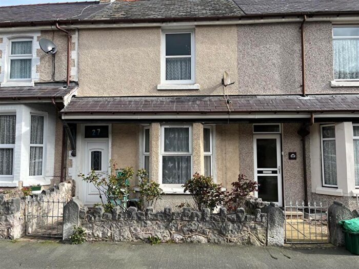 2 Bedroom House For Sale In Park Road, Colwyn Bay, LL29