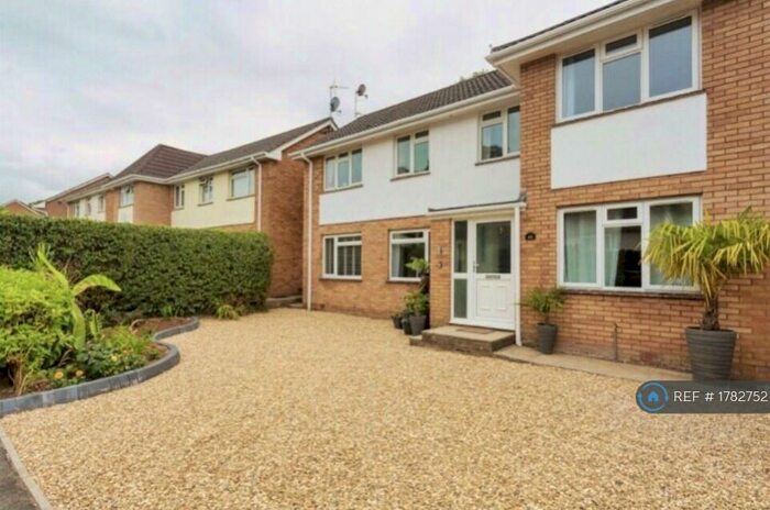 5 Bedroom Detached House To Rent In Hazel Avenue, Braunton, EX33