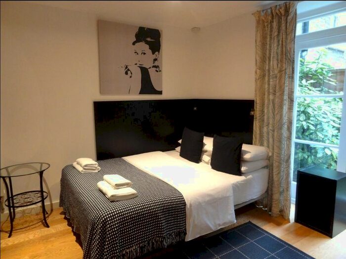 Studio To Rent In Cartwright Gardens, Bloomsbury, London, WC1H