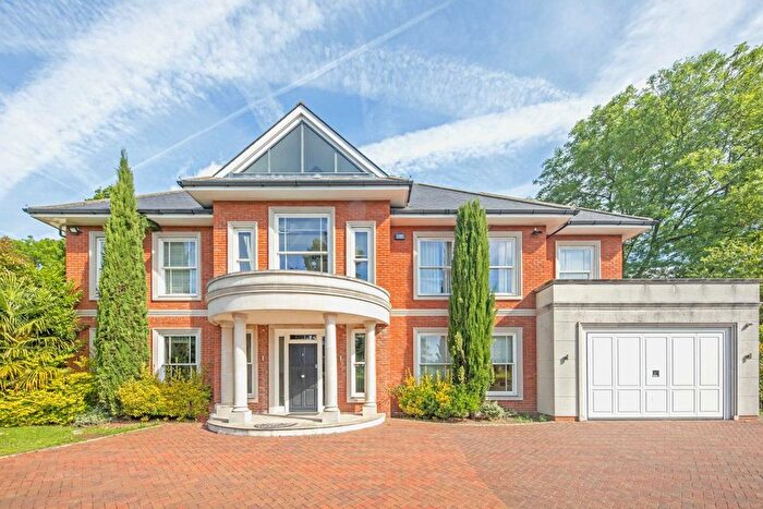 6 Bedroom Detached House To Rent In Neville Avenue, Kingston Upon Thames, KT3