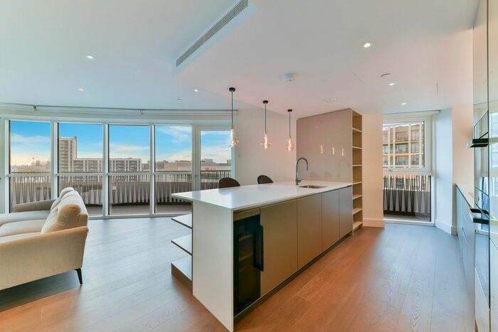 2 Bedroom Flat To Rent In Cassini Apartments, White City Living, London, W12