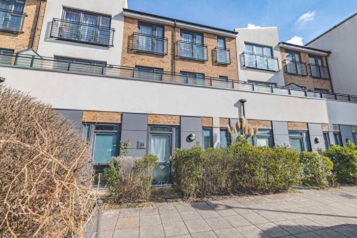 1 Bedroom Flat For Sale In Spring Promenade, West Drayton, UB7