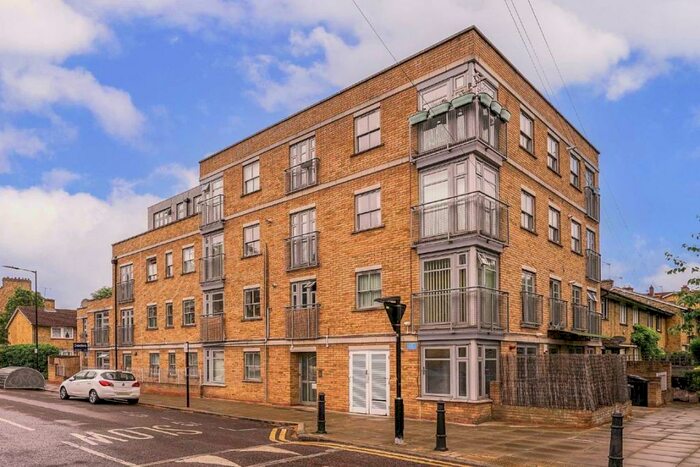 1 Bedroom Flat To Rent In Sandringham Road, Dalston, E8