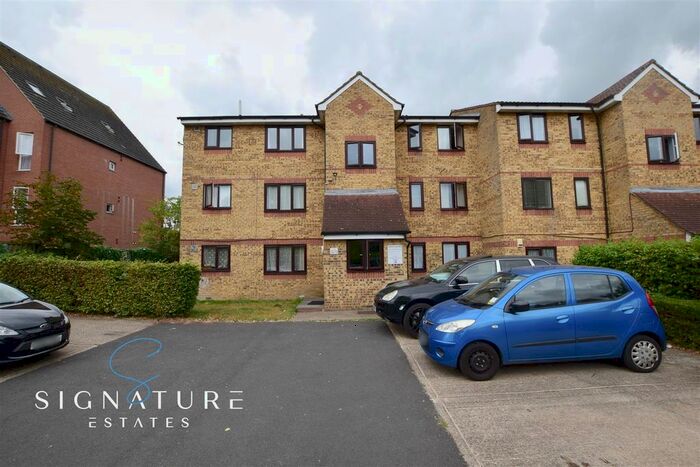 1 Bedroom Flat To Rent In Scammell Way, Watford, WD18