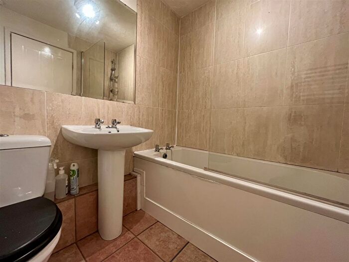 2 Bedroom End Of Terrace House To Rent In Fonthill Place, Cardiff, CF11