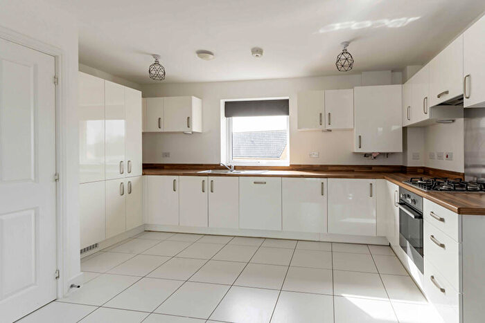 2 Bedroom Flat For Sale In Snowdrop Drive, Lyde Green, BS16