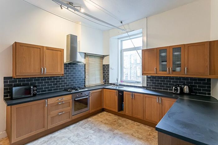 2 Bedroom Flat For Sale In Fairlie Park Drive, Glasgow, G11
